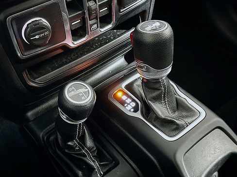 Used 2020 Jeep Wrangler Unlimited Sahara w/ Uconnect 4C Nav & Sound Group image 18