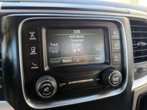 Used 2015 RAM 2500 SLT image 33