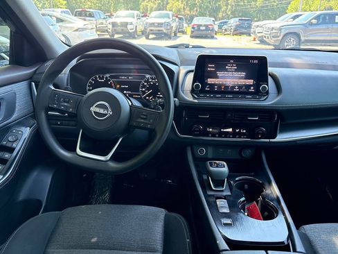 Used 2022 Nissan Rogue SV FWD image 13