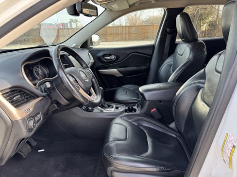 Used 2017 Jeep Cherokee Limited image 26