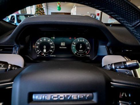 Used 2022 Land Rover Discovery Sport SE R-Dynamic image 32