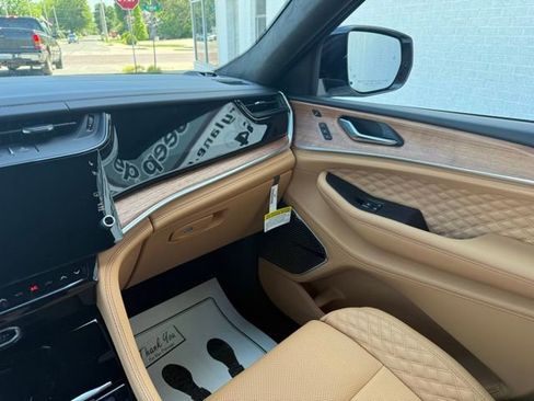 New 2026 Jeep Grand Cherokee Summit AWD/4WD image 24