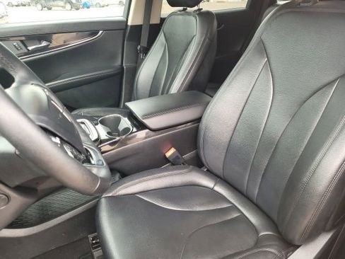 Used 2022 Lincoln Nautilus FWD w/ Premium Package image 21