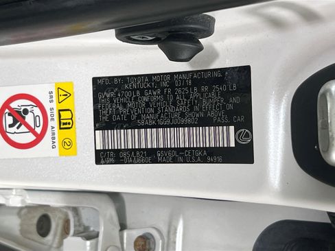 Used 2018 Lexus ES 350 w/ Luxury Package w/Wood Trim image 32