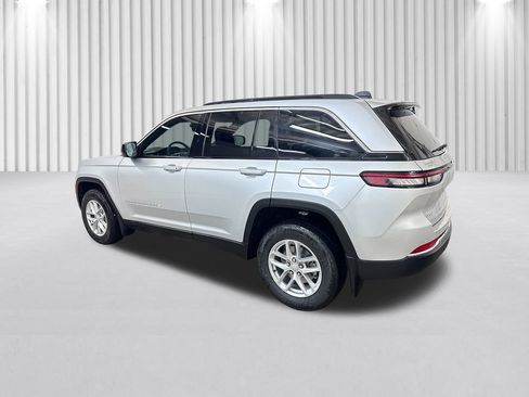 New 2025 Jeep Grand Cherokee Laredo X image 7