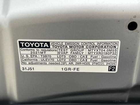 Used 2021 Toyota 4Runner Venture w/ Moonroof Package image 31