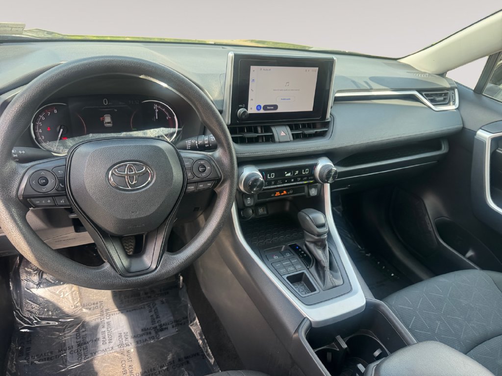 Used 2024 Toyota RAV4 XLE AWD/4WD image 10