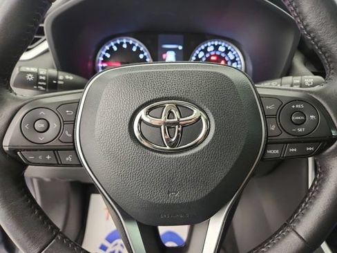 Used 2022 Toyota RAV4 XLE Premium AWD/4WD image 16