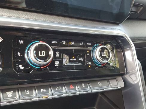 Used 2024 GMC Sierra 2500 Denali w/ Denali Reserve Package image 23