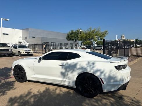 Used 2021 Chevrolet Camaro SS RWD image 8