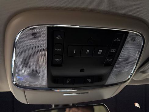 Used 2022 Chrysler 300 Touring L w/ Popular Equipment Group image 25