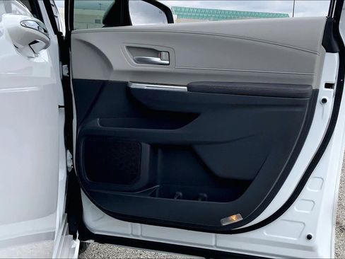 Certified 2024 Toyota Sienna XLE FWD image 22