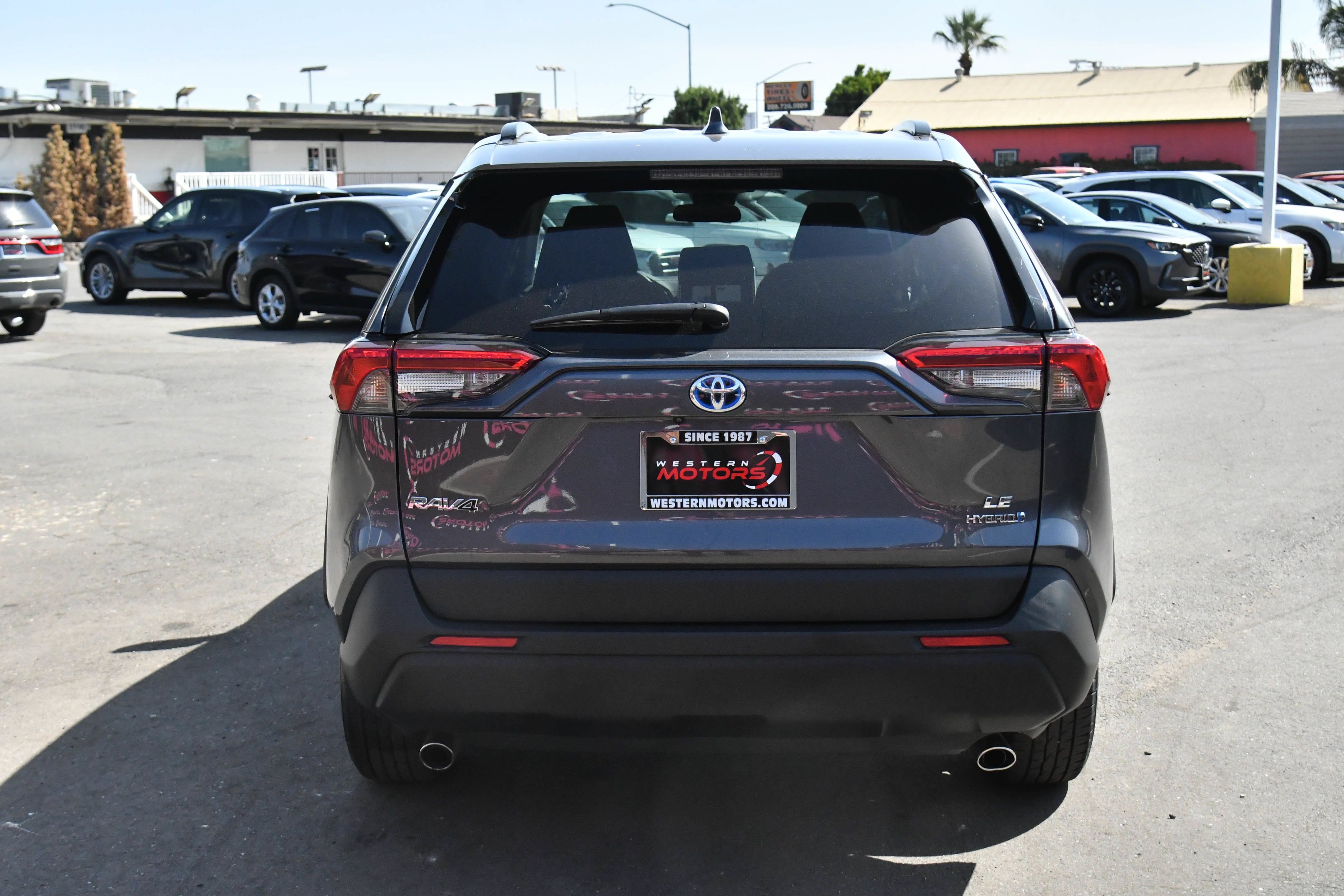 Used 2024 Toyota RAV4 LE AWD/4WD image 7