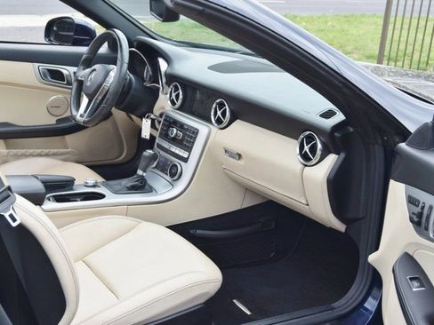 Used 2014 Mercedes-Benz SLK 250 image 22