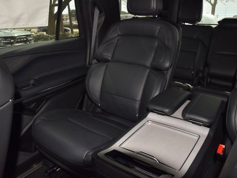 New 2025 Lincoln Navigator Reserve w/ Jet Appearance Package AWD/4WD image 28