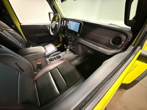 Used 2024 Jeep Wrangler Unlimited Rubicon AWD/4WD image 60