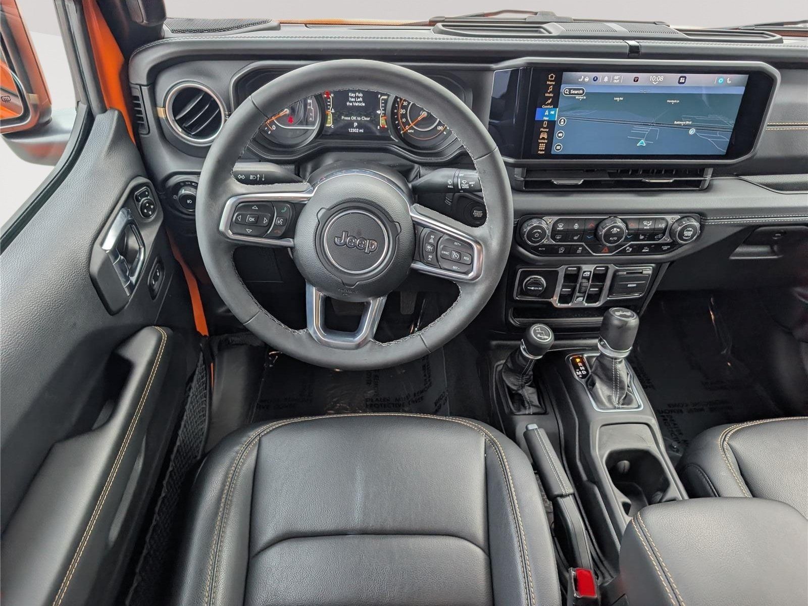 Used 2025 Jeep Wrangler Unlimited Sahara AWD/4WD image 17