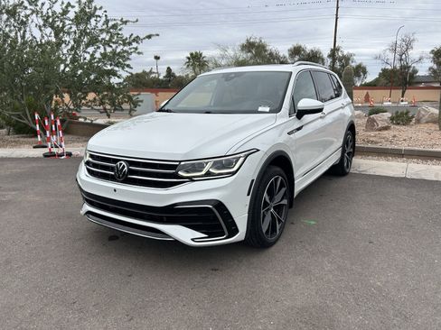 Used 2022 Volkswagen Tiguan SEL R-Line image 7
