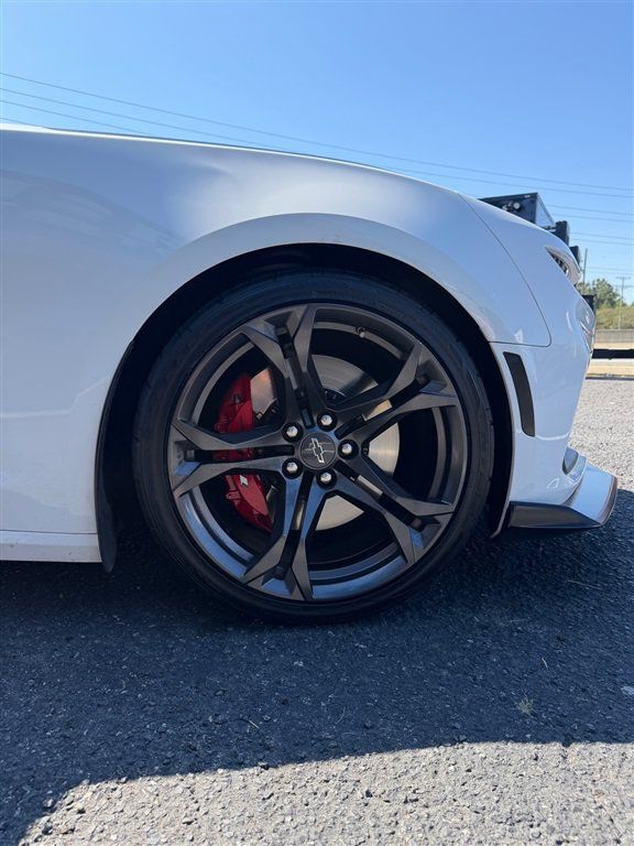 Used 2020 Chevrolet Camaro SS RWD image 12
