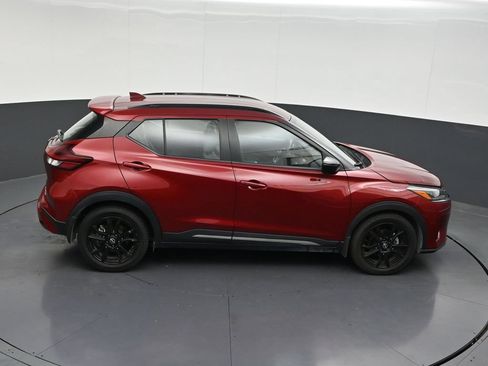 Used 2023 Nissan Kicks SR w/ SR Premium Package FWD image 20