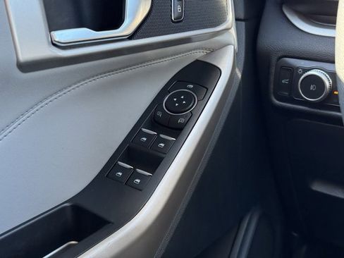 Certified 2022 Ford Explorer XLT w/ Equipment Group 202A image 34