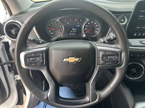 Used 2023 Chevrolet Blazer LT image 28