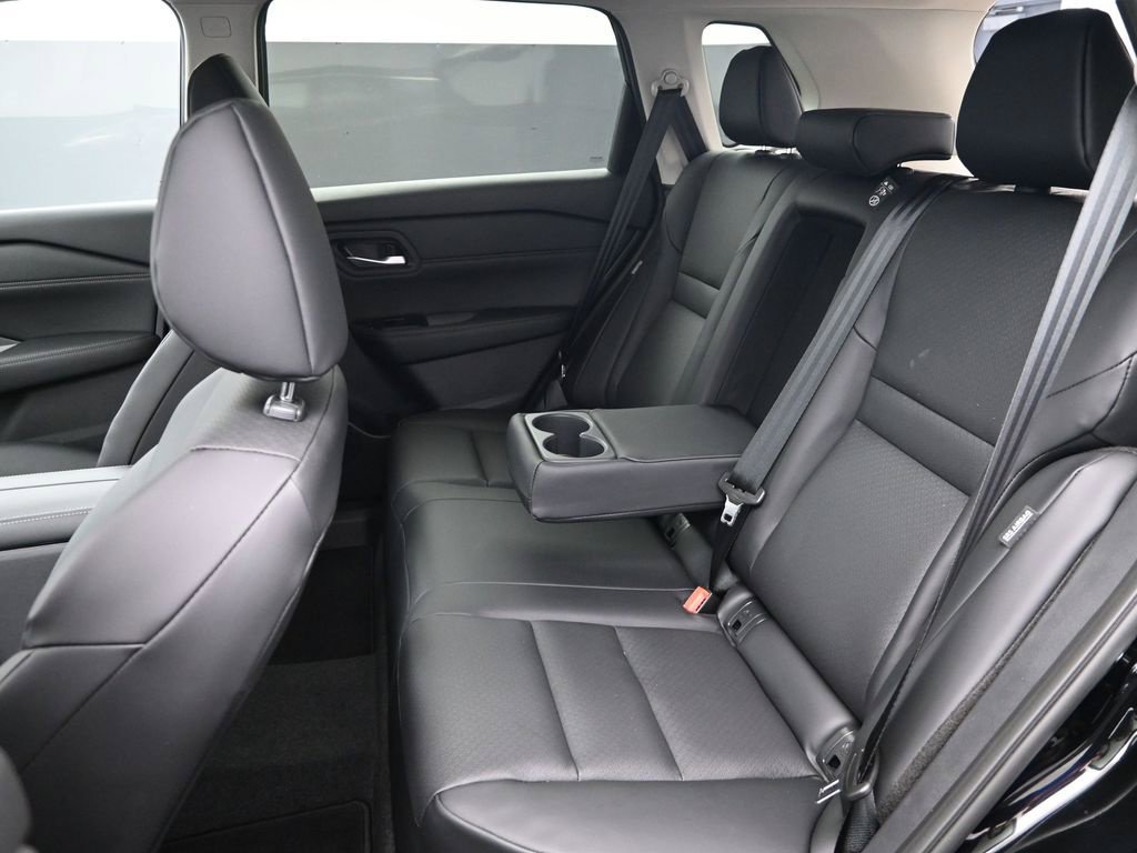 Certified 2026 Nissan Rogue Dark Armor FWD image 17