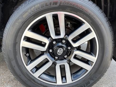 Used 2014 Toyota 4Runner Limited image 14