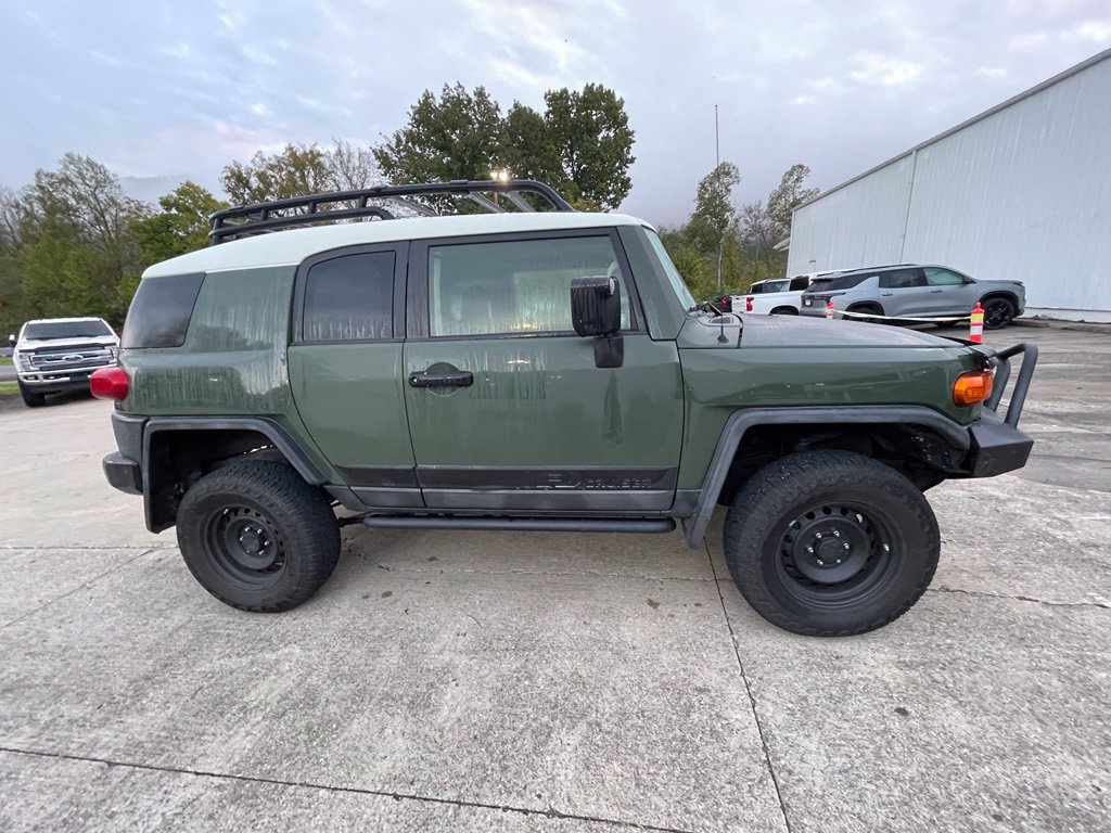 Used 2014 Toyota FJ Cruiser 4WD w/ Upgrade Package image 4