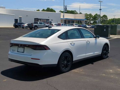 New 2025 Honda Accord SE image 8