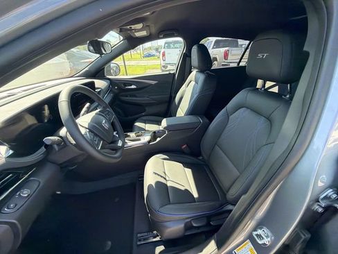New 2026 Buick Envista Sport Touring w/ Convenience II Package FWD image 11