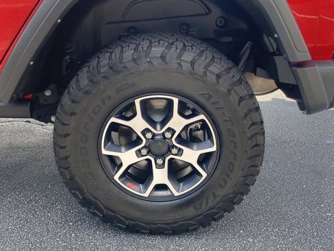 Used 2022 Jeep Wrangler Unlimited Rubicon w/ Cold Weather Group AWD/4WD image 14