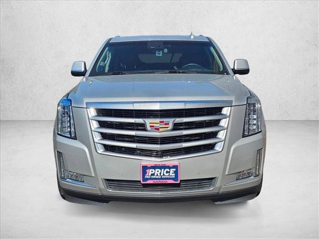 Used 2017 Cadillac Escalade Luxury AWD/4WD image 8