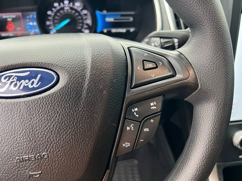 Used 2021 Ford Edge SE image 37