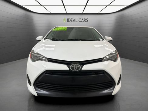 Used 2018 Toyota Corolla LE w/ Carpet Mat Package (TMS) FWD image 2