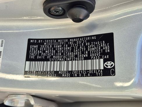 Used 2021 Toyota Corolla LE FWD image 32