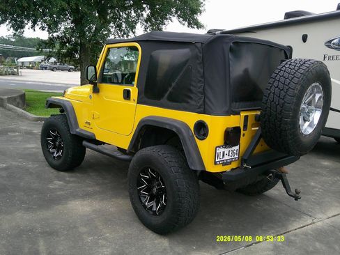 Used 2006 Jeep Wrangler X w/ Tire & Wheel Group (Ecco) AWD/4WD image 2