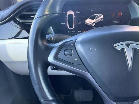 Used 2019 Tesla Model X 75D image 17