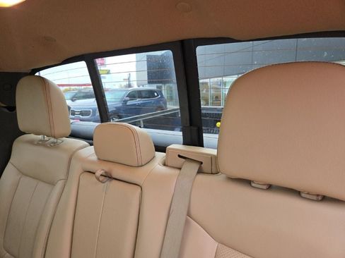 Used 2014 Ford F150 Lariat w/ Lariat Chrome Package image 28