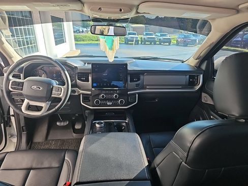 Used 2024 Ford Expedition XLT AWD/4WD image 13
