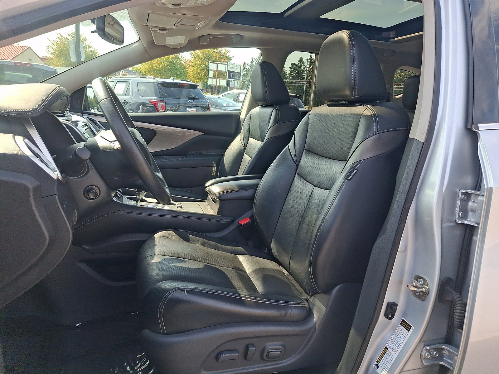Used 2016 Nissan Murano Platinum w/ Platinum Technology Package AWD/4WD image 13
