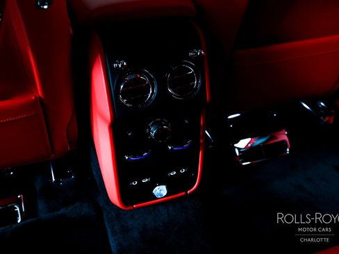 New 2026 Rolls-Royce Cullinan image 22