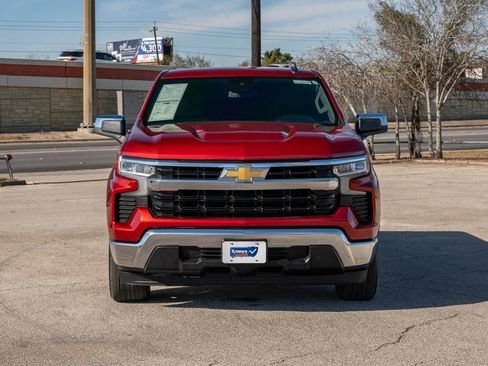 Used 2024 Chevrolet Silverado 1500 LT image 2