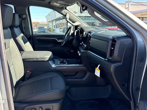 New 2026 GMC Sierra 3500 SLT w/ SLT Convenience Package image 14