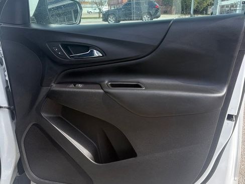 Used 2018 Chevrolet Equinox LT image 15