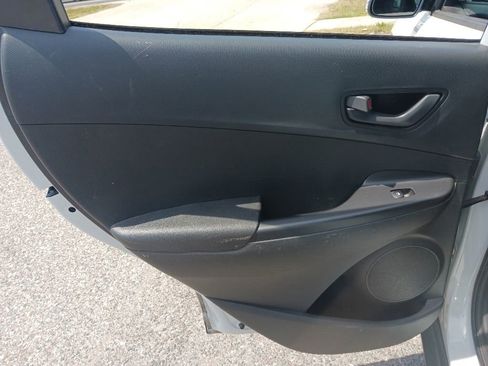 Used 2018 Hyundai Kona SEL w/ SEL Tech Package 02 FWD image 14