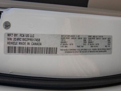 Used 2023 Chrysler Pacifica Touring-L FWD image 31