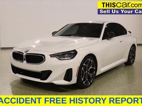Used 2025 BMW 230i Coupe w/ Convenience Package RWD image 4
