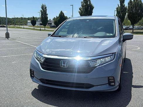 Used 2023 Honda Odyssey Touring image 13