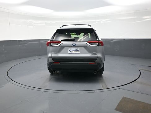 Used 2020 Toyota RAV4 XLE w/ Convenience Package image 4